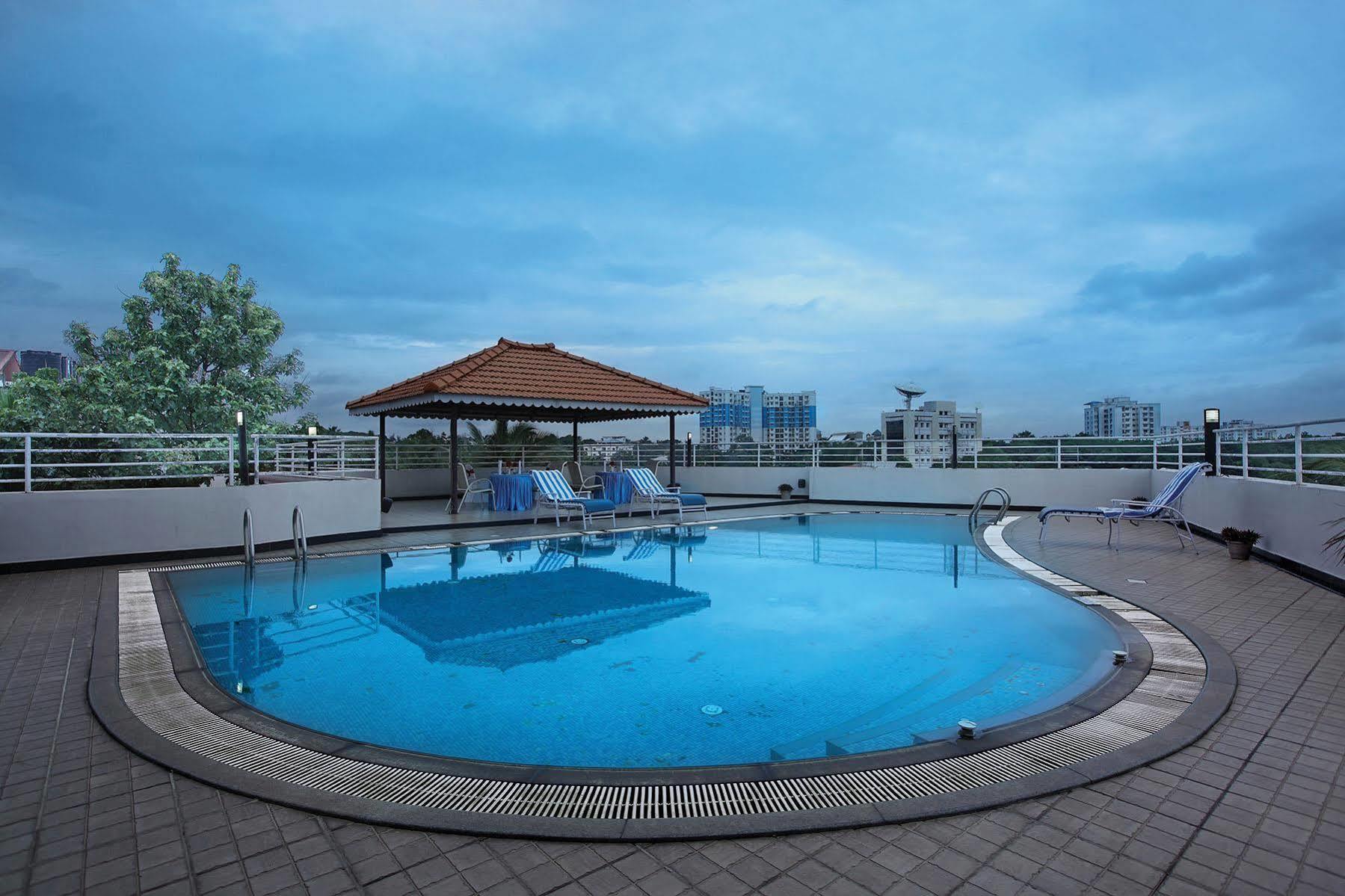 Hotel Park Residency, Kakkanad Kochi Exterior photo