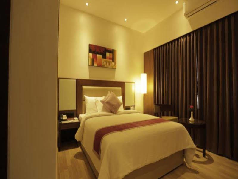 Hotel Park Residency, Kakkanad Kochi Exterior photo
